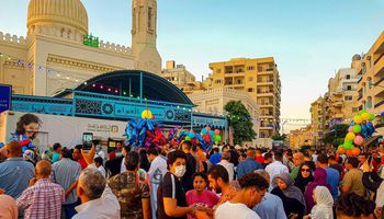 توافد الأهالي على كورنيش وشواطئ مرسى مطروح في أول أيام عيد الأضحى
