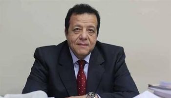 الدكتور عاطف عبد اللطيف عضو جمعيتي مستثمري مرسى علم وجنوب سيناء