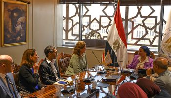 وزيرة البيئة تلتقي رئيسة منطقة إفريقيا والشرق الأوسط وآسيا لشركة سانوفي
