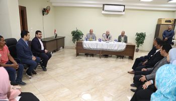 اجتماع محافظ بنى سويف مع لجنة التخطيط والمتابعة 