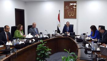 رئيس الوزراء يتابع إجراءات توفير الدعم المطلوب لمشروعات "سكن كل  المصريين"