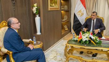 وزير الإنتاج الحربى يستقبل القائم بعمل السفير التركي بالقاهرة