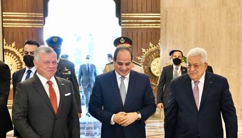 الرئيس السيسي ورئيس فلسطين وملك الأردن