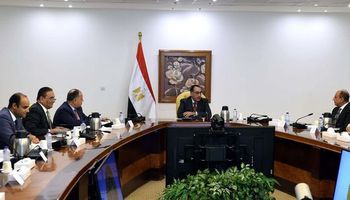 رئيس الوزراء يعقد اجتماعاً لمتابعة جهود تطوير شركة "مصر للطيران"