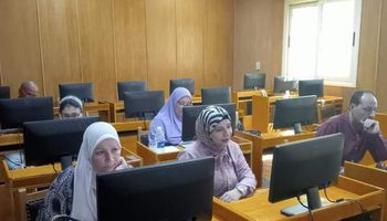 معامل جامعة بنى سويف الإلكترونية تواصل إستقبال طلاب المرحلة الأولي بالثانوية العامة 