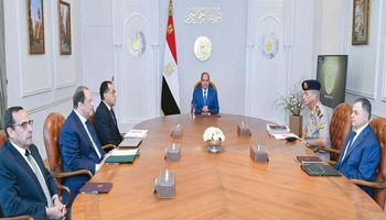 السيسي يجتمع مع وزراء الدفاع والداخلية ورئيس المخابرات العامة