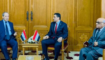 لقاء وزيري خارجية اليمن وسوريا 