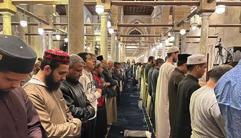 المساجد تصدح بالصلاة على النبي
