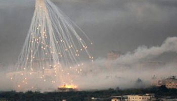 استخدام قوات الاحتلال لقنابل الفسفور الابيض الحارقة 