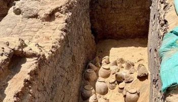 اكتشاف أواني أثرية في أبيدوس