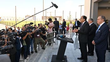 رئيس الوزراء خلال مؤتمر صحفي بمدينة باديا
