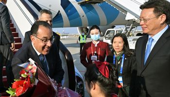 رئيس الوزراء يصل العاصمة الصينية "بكين" 