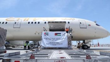 طائرة مساعدات اماراتية إلى غزة