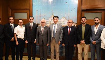 محافظ بورسعيد يستقبل وفد من دولة الصين لبحث سبل التعاون في المجال الصناعي . 