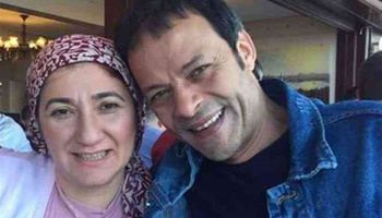 هشام عبد الله وزوجته غادة نجيب