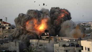 الاحتلال  يشن غارات على قطاع غزة