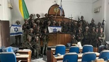 الجيش الاسرائيلي داخل مجلس النواب الفلسطيني