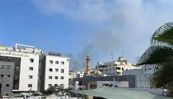 اشتعال النيران بجوار قسم الكلى في مستشفى الشفاء بقطاع غزة