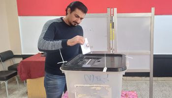ياسر جلال يدلى بصوته فى الانتخابات الرئاسية 
