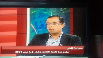أسامة منصور رئيس قسم الاقتصاد 