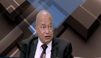 محمد عز العرب استشاري الكبد والجهاز الهضمي 