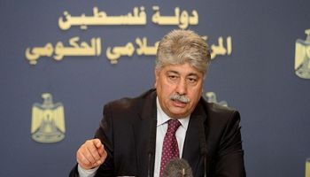 أحمد مجدلاني وزير التنمية الاجتماعية الفلسطيني
