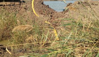 إزالة تعديات لمزارع سمكية جنوب بورسعيد 