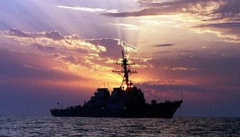 الجيش يُعلن الأمريكي تدمير صاروخًا حوثيًا مضادًا للسفن