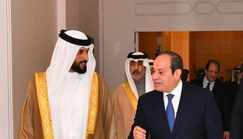 الرئيس السيسي ومستشار الأمن الوطني البحريني