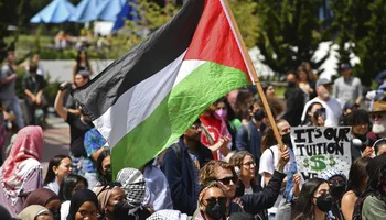 انطلاق مسيرة «تضامنًا مع غزة» أمام البرلمان البريطاني