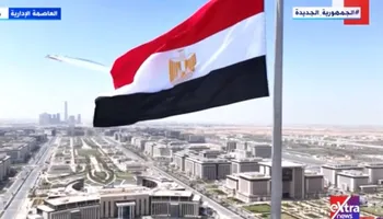  رفع علم مصر على ساحة الشعب
