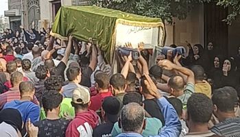 صور تشيع جنازة الطالبة جهاد ضحية الانتقام من أسرتها 