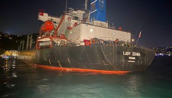 جنوح سفينة متجهة من أوكرانيا إلى مصر في مضيق البوسفور