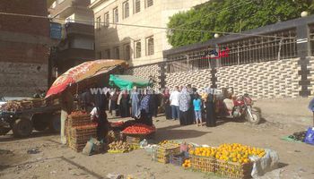 تزاحم بأسواق كفر الشيخ لشراء مستلزمات العيد 