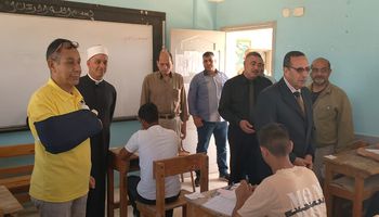 محافظ شمال سيناء يتفقد سير امتحانات الثانويه الازهرية 