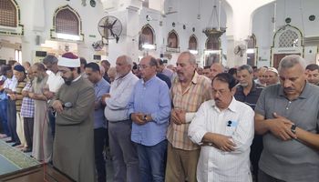 تشييع جنازة والدة الإعلامي محمد شردي بمسقط رأسه في بورسعيد 