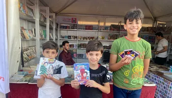 ثلاثة أشقاء ياسين و أدهم و محمد  يعشقون القراءة 