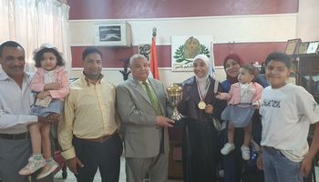 الطالبة 