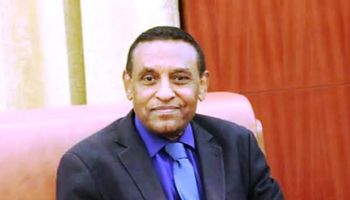 كامل إدريس رئيس وزراء السودان