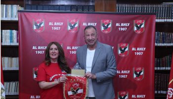 الخطيب والسفيرة الأمريكية