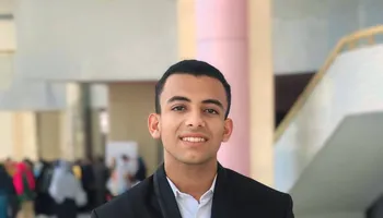 الطالب الفائز