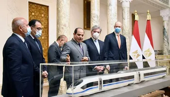  القطار الكهربائي السريع