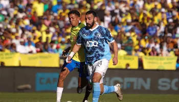 بيراميدز وصن داونز