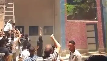 جانب من الحريق