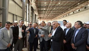 رئيس الوزراء يتفقد مصنع الشركة الوطنية المصرية لصناعات السكك الحديدية 