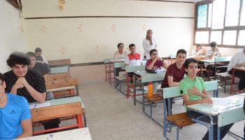 طلاب الإعدادية 