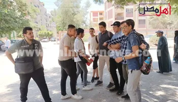 طلاب الصف الثاني الثانوي بسوهاج
