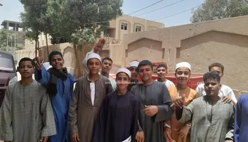 فرحة الطلاب عقب أداء امتحان الشهادة الإعدادية الأزهرية بسوهاج 