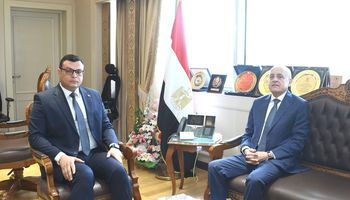 وزير الإسكان 