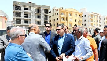 وزير الإسكان 